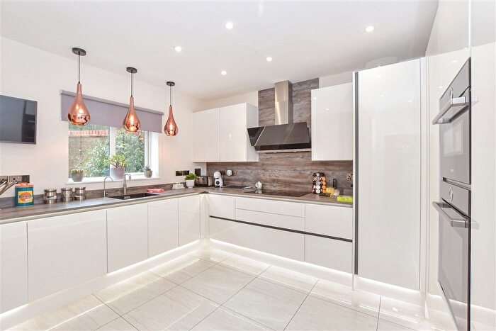 4 Bedroom Detached House For Sale In Imperial Way, Singleton, Ashford, Kent, TN23