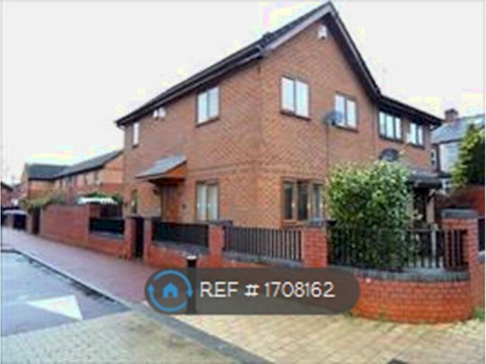 3 Bedroom Semi-Detached House To Rent In Hackle Street, Manchester, M11