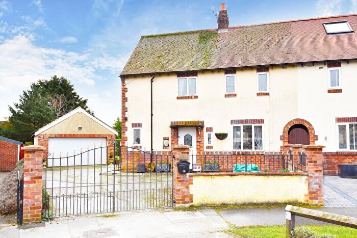 3 Bedroom House For Sale In Holmefield Road, Ripon, HG4