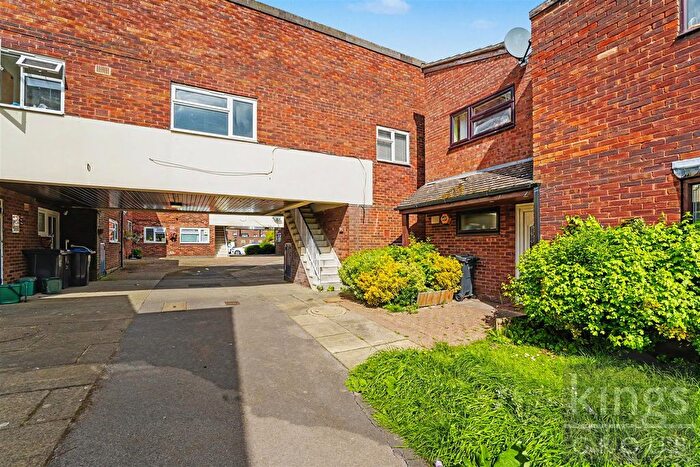 1 Bedroom Maisonette For Sale In Long Banks, Harlow, CM18