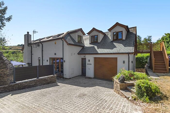 4 Bedroom Detached House For Sale In Stokeinteignhead, Newton Abbot, TQ12