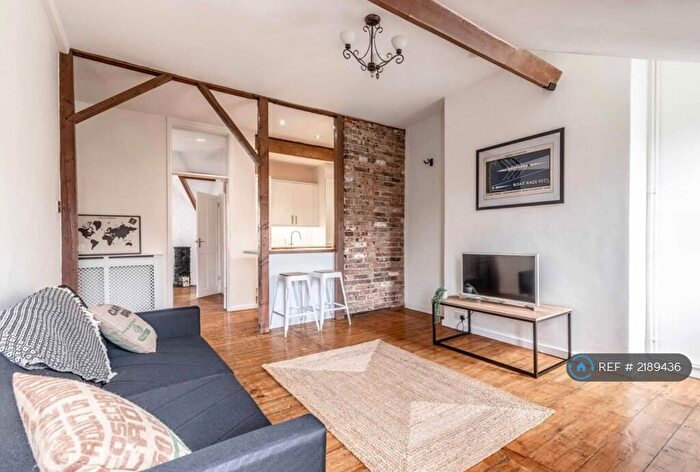 1 Bedroom Flat To Rent In Camperdown House, Windsor, SL4