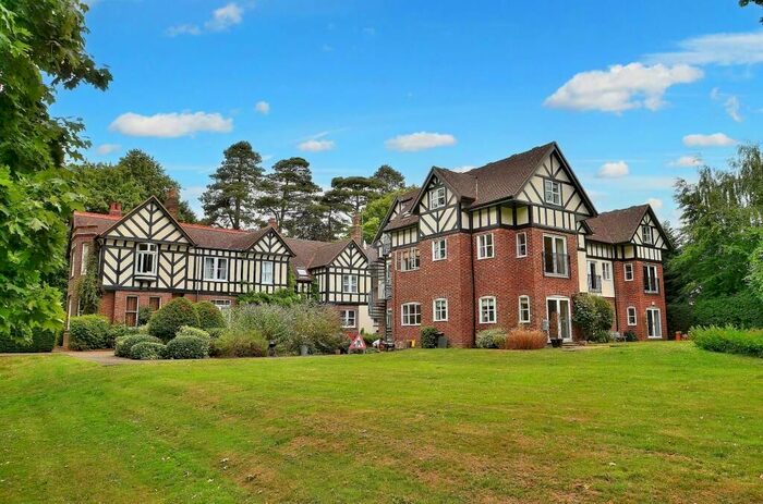 2 Bedroom Flat For Sale In Buckingham Road, Winslow, Buckingham, MK18