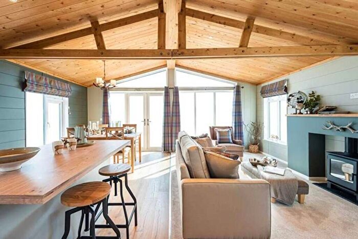 2 Bedroom Lodge For Sale In Chipping Norton, Oxfordshire, OX7