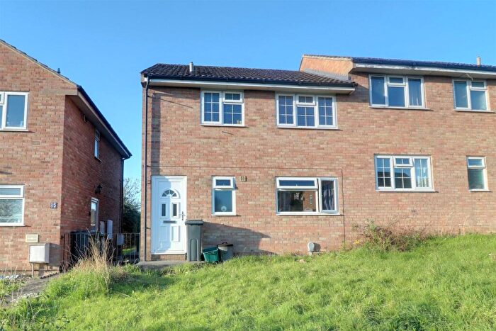 1 Bedroom Maisonette For Sale In Hawthorn Rise, Stroud, GL5