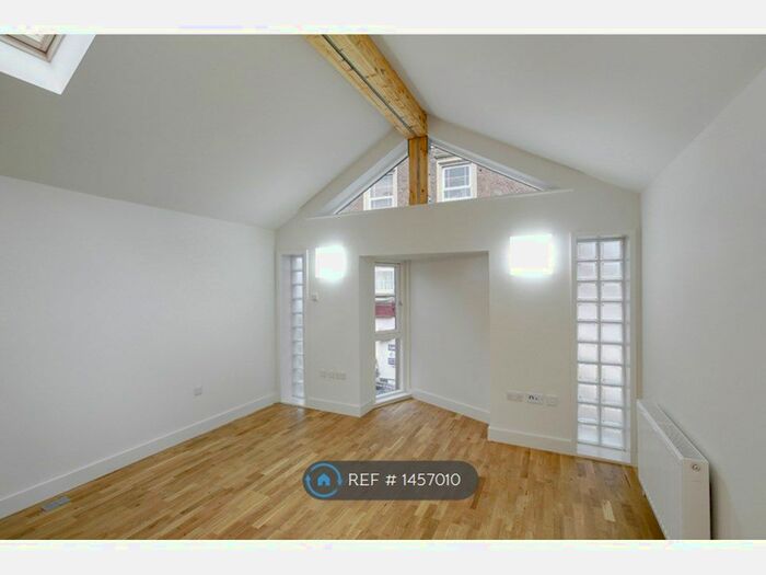 1 Bedroom Flat To Rent In St. Michaels Hill, Bristol, BS2