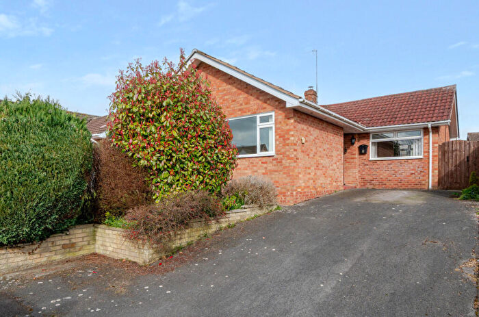 3 Bedroom Bungalow For Sale In The Mayalls, Twyning, Tewkesbury, GL20