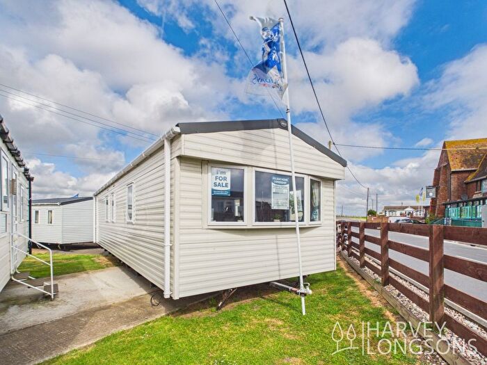 2 Bedroom Park Home For Sale In Faversham Road, Seasalter, Whitstable, CT5
