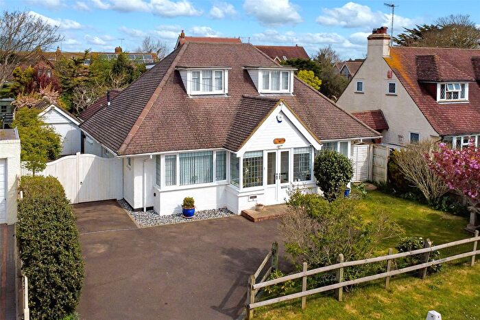 3 Bedroom Bungalow For Sale In Cudlow Avenue, Rustington, Littlehampton, BN16