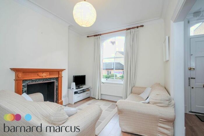 3 Bedroom Property To Rent In Evelyn Road, Richmond, TW9