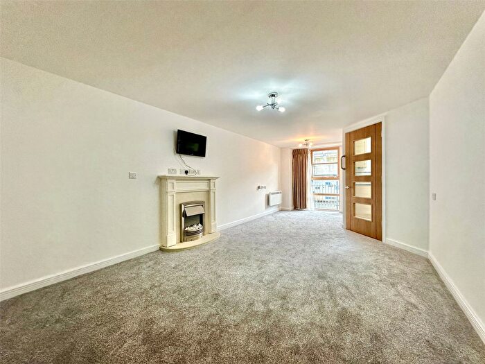 1 Bedroom Flat For Sale In Hillsborough Road, Ilfracombe, Devon, EX34