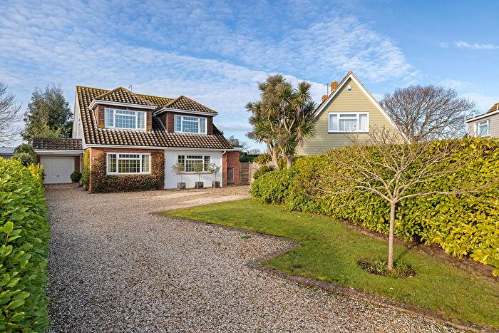 4 Bedroom Detached House For Sale In Regis Avenue, Aldwick Bay Estate, Aldwick, Bognor Regis, West Sussex, PO21