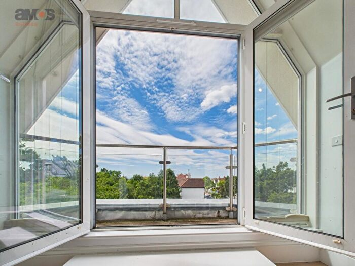 2 Bedroom Apartment For Sale In St. Hilda's, St. Hilda's Mews, Chalkwell, Essex, SS0