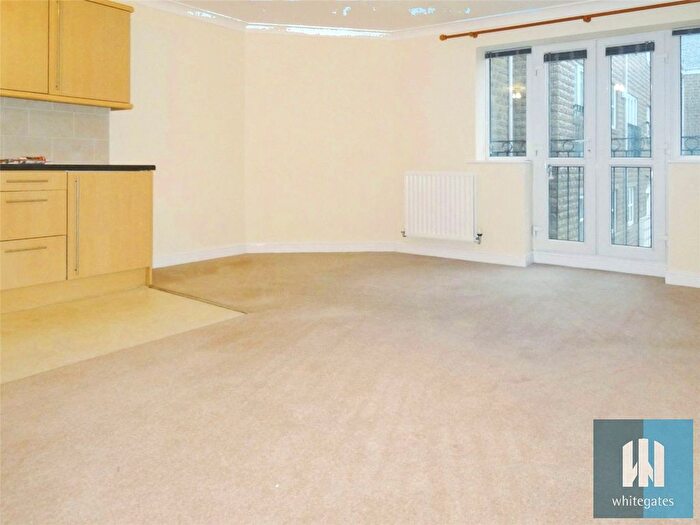 2 Bedroom Flat To Rent In Croft Court, Mount Lane, Rastrick, Brighouse, HD6