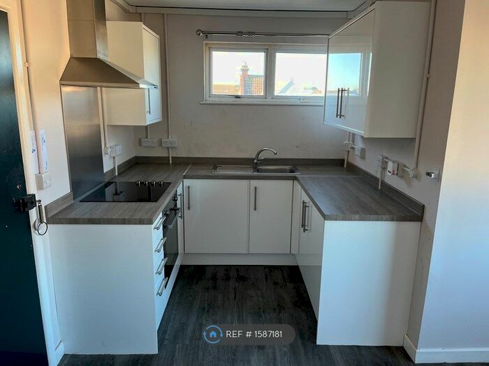 1 Bedroom Flat To Rent In Albany Court, Gosport, PO12