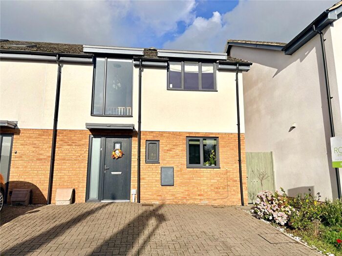 3 Bedroom Semi Detached House For Sale In Mallards Reach, Thatcham, Berkshire, RG19