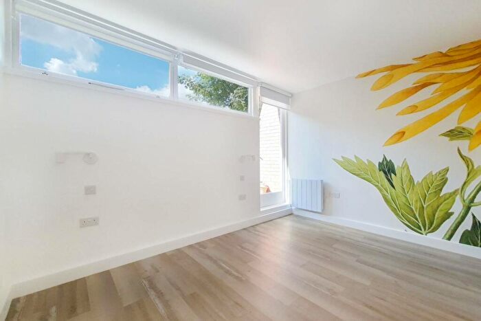 1 Bedroom Flat To Rent In Crescent Road, Crouch End, London, N8