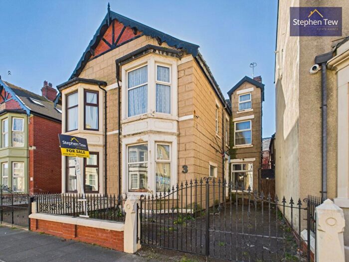 7 Bedroom Semi-Detached House For Sale In Moore Street, Blackpool, Lancashire, FY4