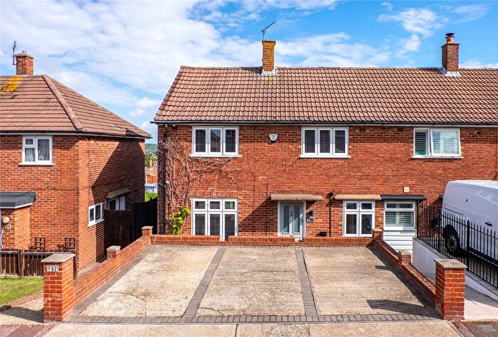 3 Bedroom End Of Terrace House For Sale In Windmill Street, Rochester, Kent, ME2