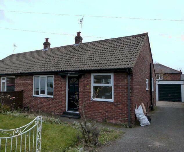 2 Bedroom Bungalow To Rent In St Johns Walk, Harrogate, HG1