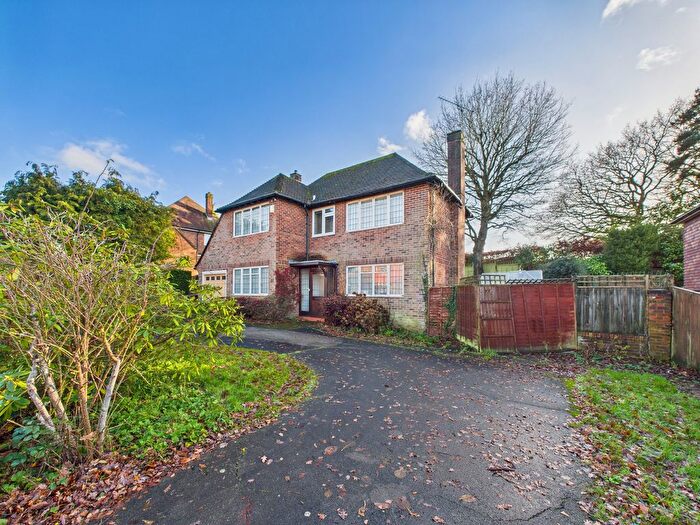 3 Bedroom Detached House For Sale In Pollards Drive, Horsham, RH13