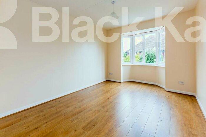 2 Bedroom Flat To Rent In Bunning Way, Caledonian Road, N7