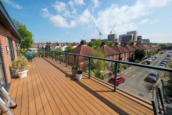 3 Bedroom Flat To Rent In Sheridan Terrace, Hove, East Sussex, BN3