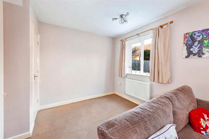 3 Bedroom Terraced House For Sale In Anderson Drive, Whitnash, Leamington Spa, CV31
