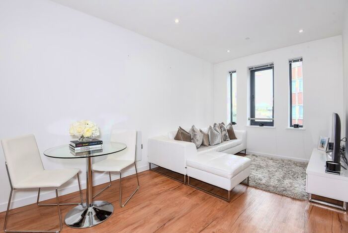 2 Bedroom Apartment To Rent In Summit House, Greyfriars Road, RG1
