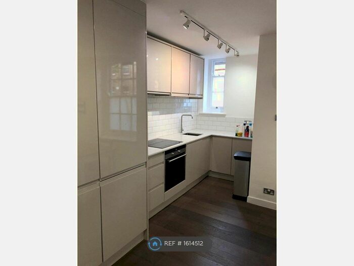 3 Bedroom Flat To Rent In Clifton House, London, E2