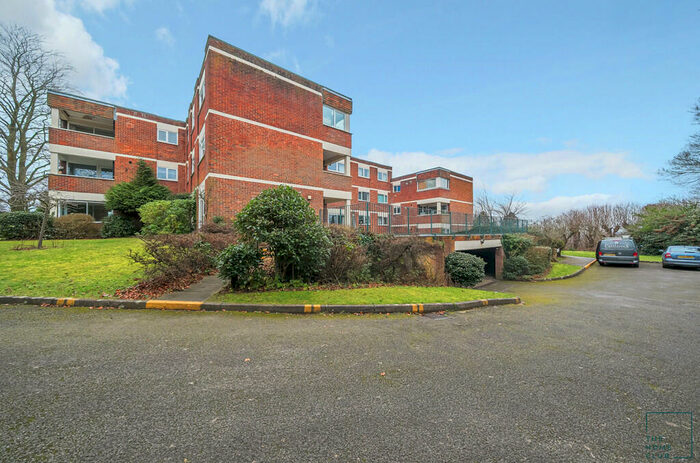 2 Bedroom Apartment To Rent In Warren Road, Guildford, GU1