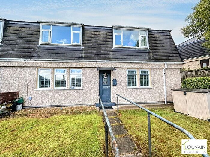 2 Bedroom Flat To Rent In Islwyn Close, Ebbw Vale, NP23