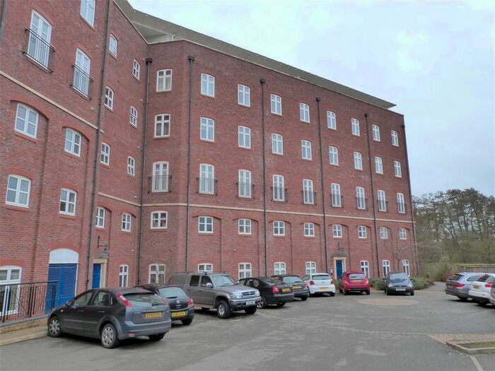 2 Bedroom Flat To Rent In Waterside Heights, Shirley, B90