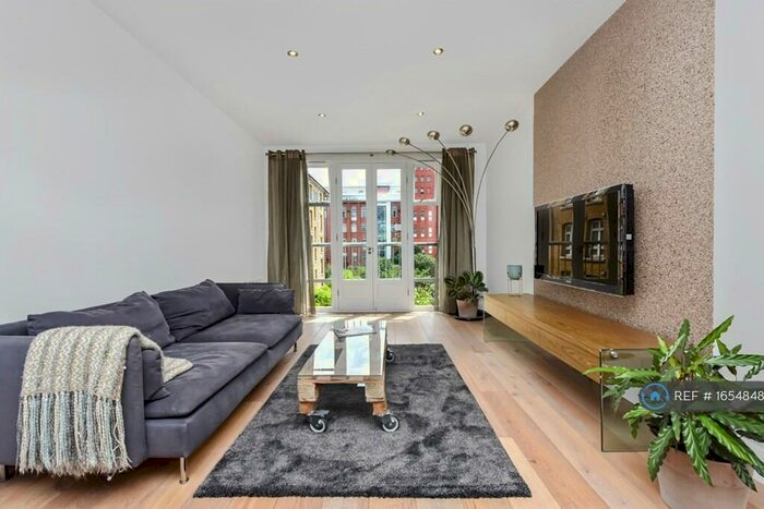 2 Bedroom Flat To Rent In Park West Building, London, E3