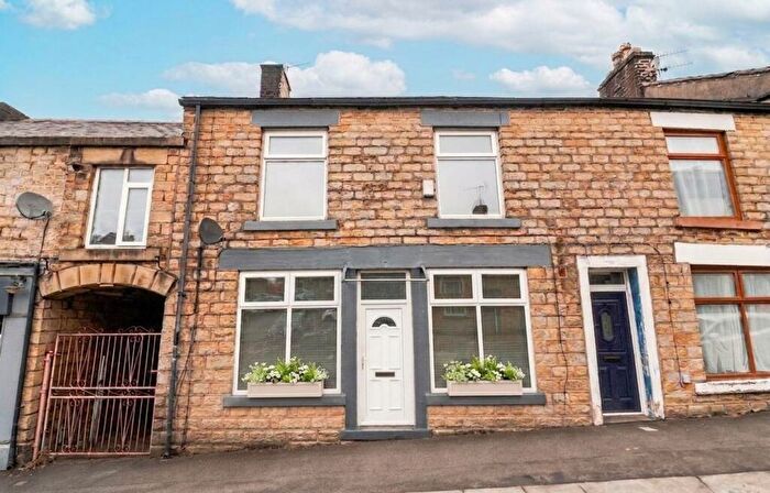 4 Bedroom Terraced House For Sale In Station Road, Hadfield, SK13