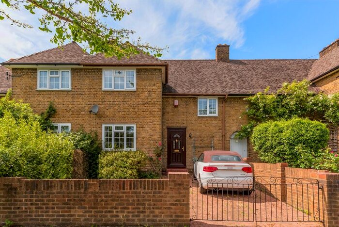 2 Bedroom Terraced House To Rent In Casino Avenue, London, SE24