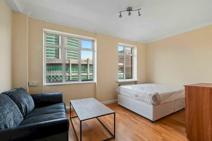 1 Bedroom Flat To Rent In Warren Court, Euston Road, London, NW1