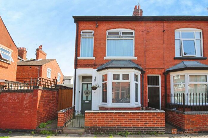 3 Bedroom End Of Terrace House For Sale In St. Pauls Road, Leicester, LE3