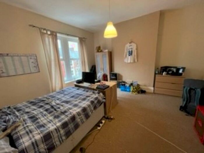 5 Bedroom Maisonette To Rent In Goldspink Lane, Sandyford, NE2