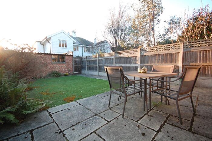 2 Bedroom Flat To Rent In Harvard Road, Isleworth, TW7