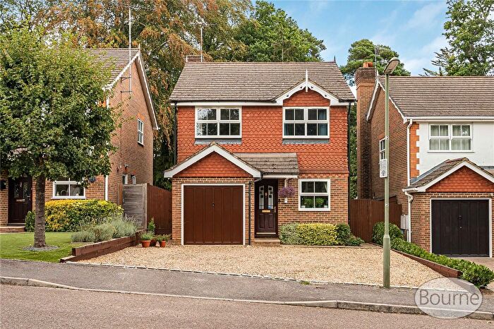 3 Bedroom Detached House For Sale In New Coppice, St John's, Woking, Surrey, GU21