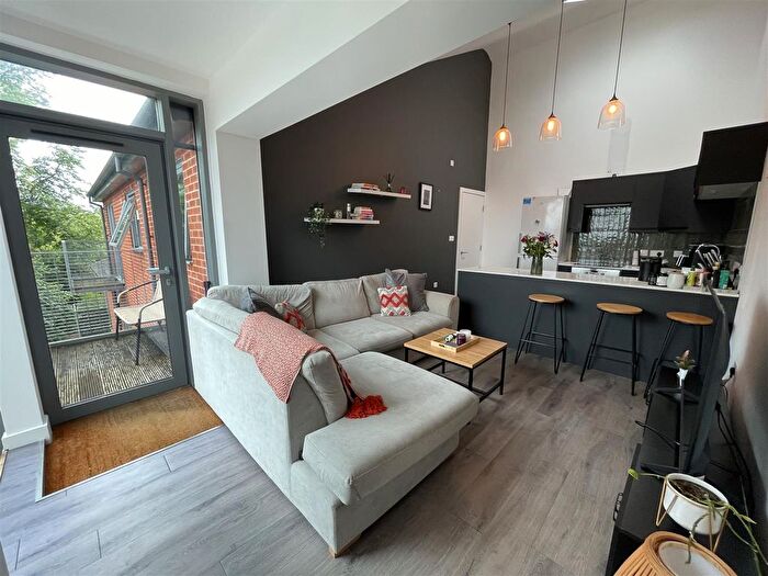 2 Bedroom Flat To Rent In Lime Grove, Chapel Allerton, Leeds, LS7