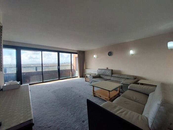 2 Bedroom Flat To Rent In Cresta House, Swiss Cottage, NW3