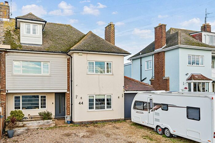 5 Bedroom Semi-Detached House For Sale In Lewis Road, Kettering, NN15