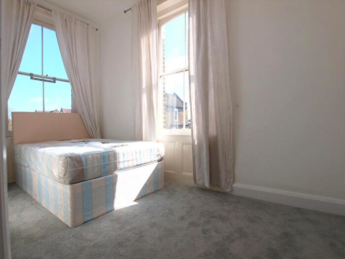 1 Bedroom Flat To Rent In Blackstock Road, Finsbury Park, N4