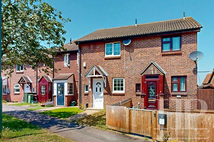 2 Bedroom Terraced House To Rent In Apeldoorn Drive, Wallington, SM6