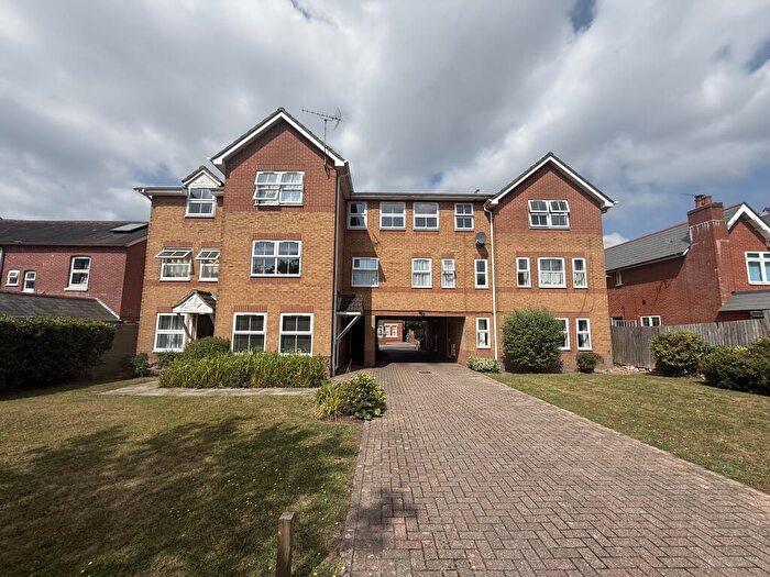 2 Bedroom Flat To Rent In Wellow Court, Cobbett Road Bitterne Park, Southampton, SO18