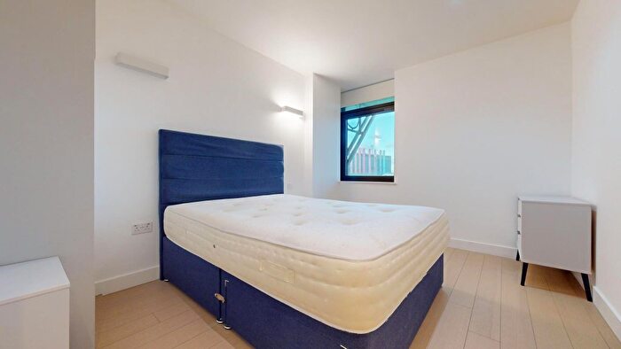 1 Bedroom Flat To Rent In New Horizons Court, Brentford, TW8