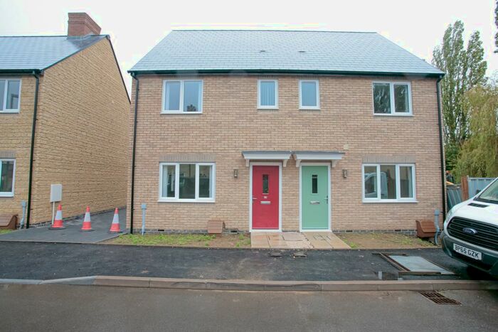 2 Bedroom Semi-Detached House To Rent In Spring Meadow, Witney, OX28