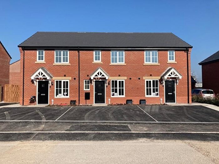 End Of Terrace House To Rent In Green Field Way, Crewe, CW1